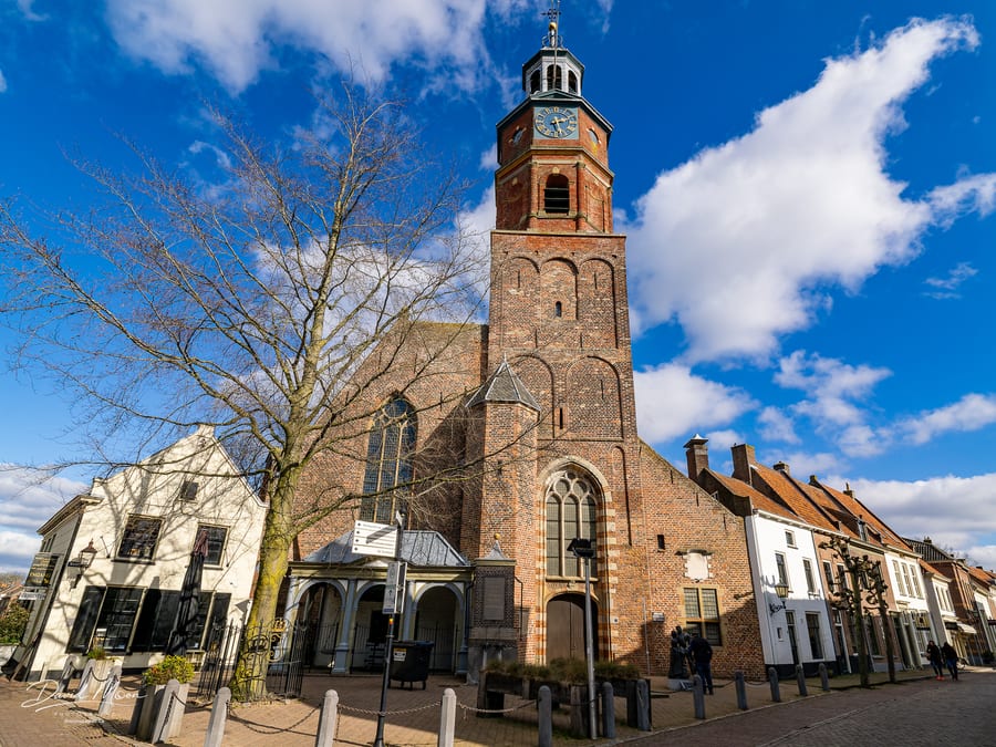 Sint-Lambertuskerk, Buren