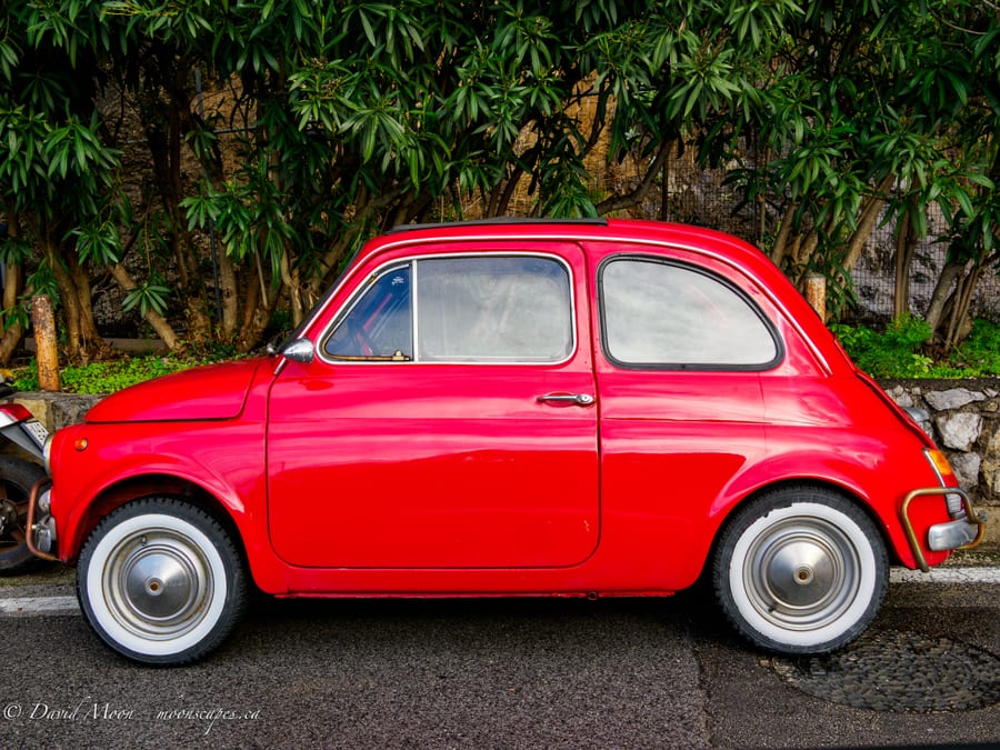 Red Fiat 500 in Positano