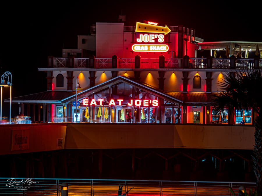 Joe’s Crab Shack at Night