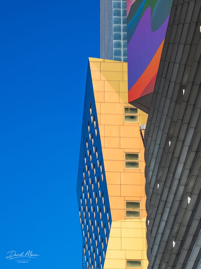 Colour and Geometry in Manhattan